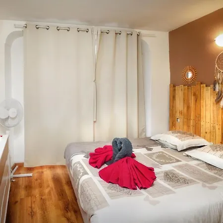 Apartment Les Bulles Médiévales: Wellness With Spa & Sauna Carcassonne