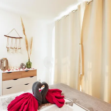 Appartement Appartement dédié au bien être avec Spa - Sauna privatif - Escape Game inclus Carcassonne